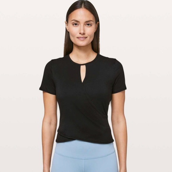 Lululemon short sleeve cross front keyhole top, black, size 4 - Picture 1 of 4